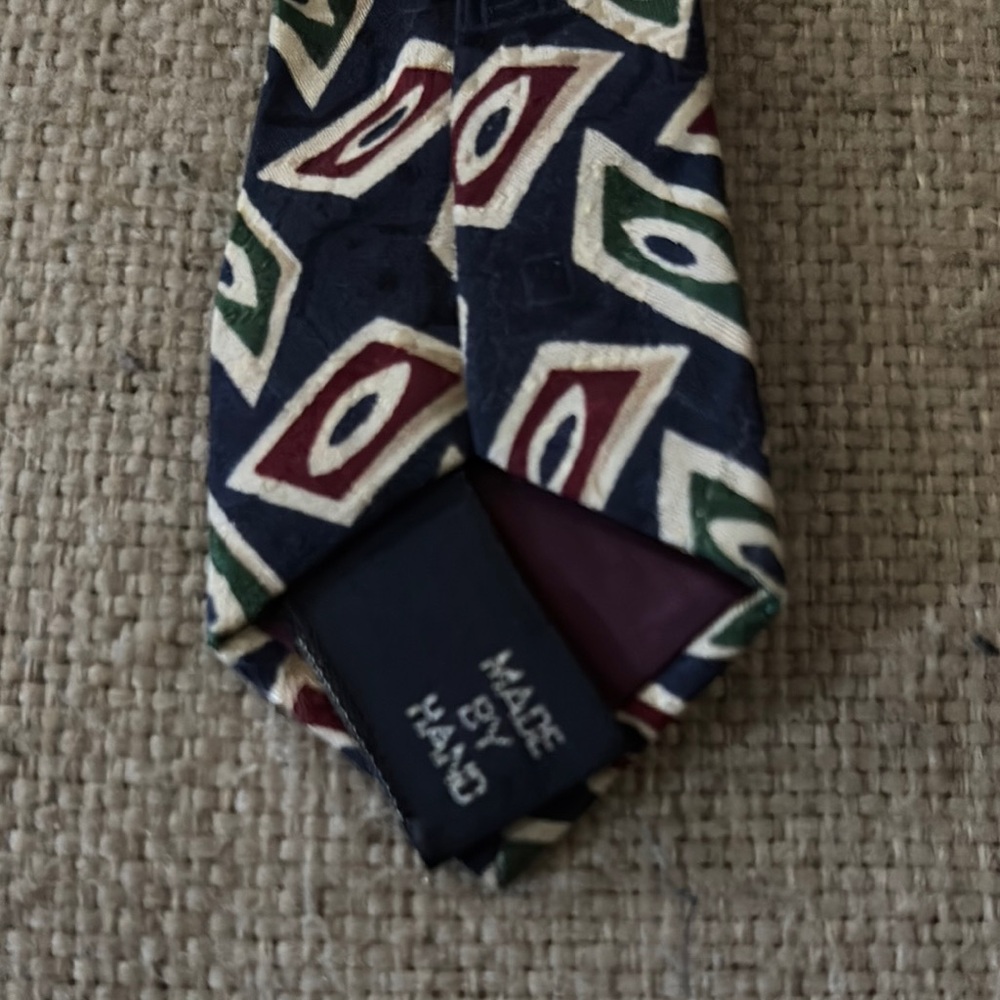 Geometric Patterned Men's Tie - Picture 3 of 6